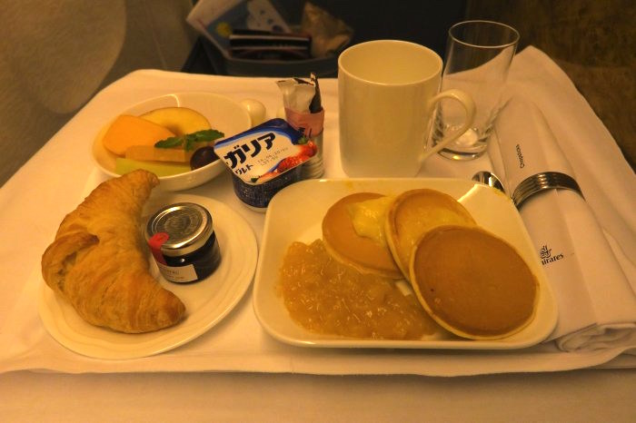 エミレーツ航空 ビジネスクラス 朝食